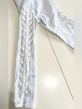 ALO cropped leggings, size S
